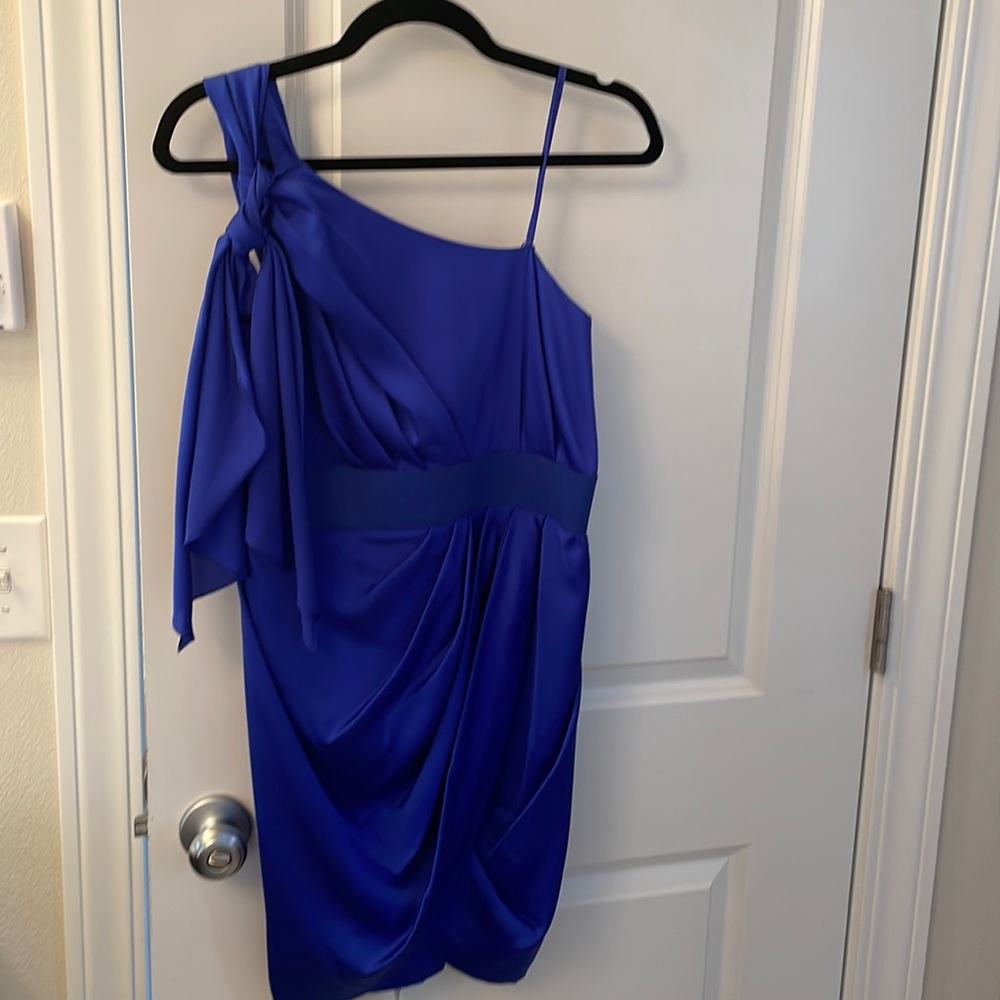 Cache one shoulder bow-tie satin mini dress